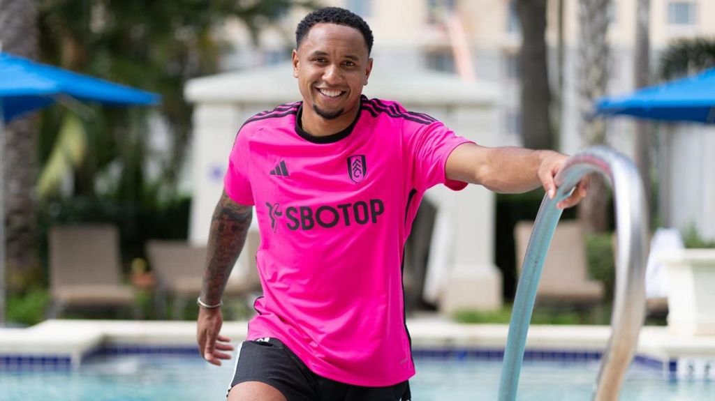Áo đấu clb Fulham 2024