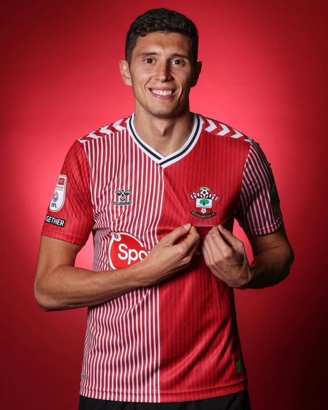 Áo đấu clb Southampton 2024